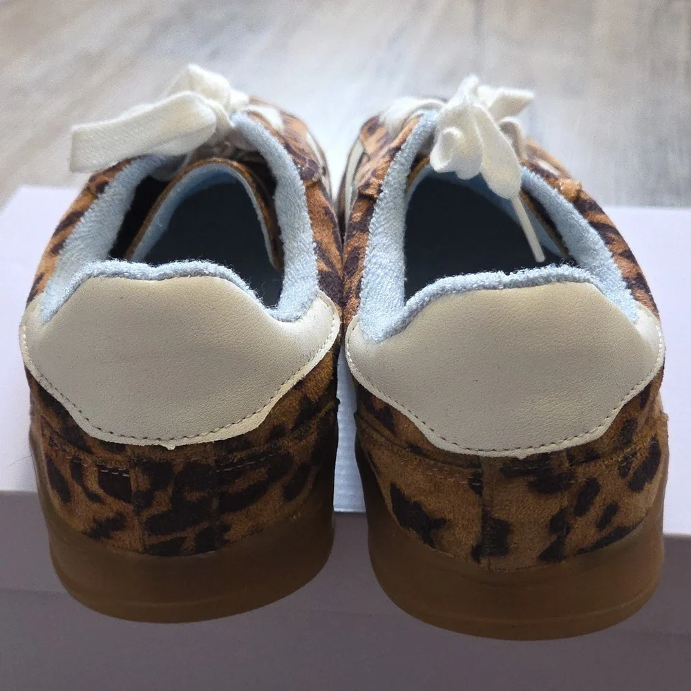 Madden Girl Giia Lace-Up Low-Top Sneakers - Picture 6 of 7